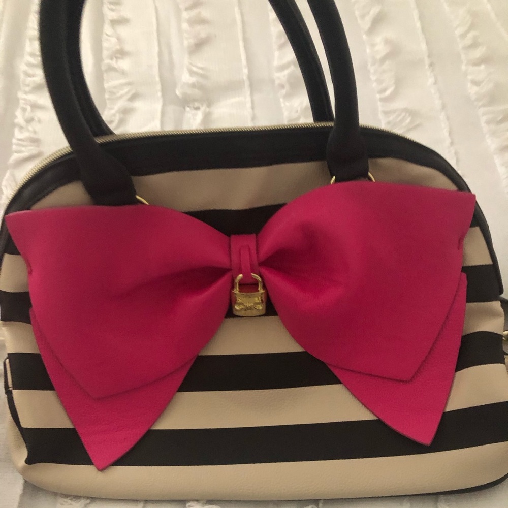 Betsy Johnson cream black and hot pink bag